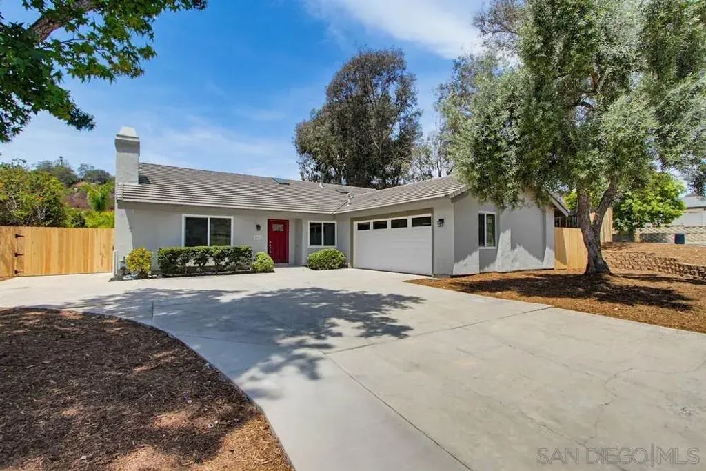 1671 N Ash, Escondido