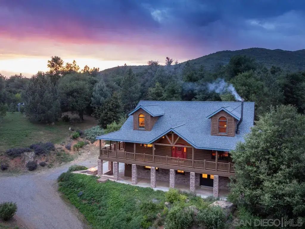 1068 W Incense Cedar Road, Julain