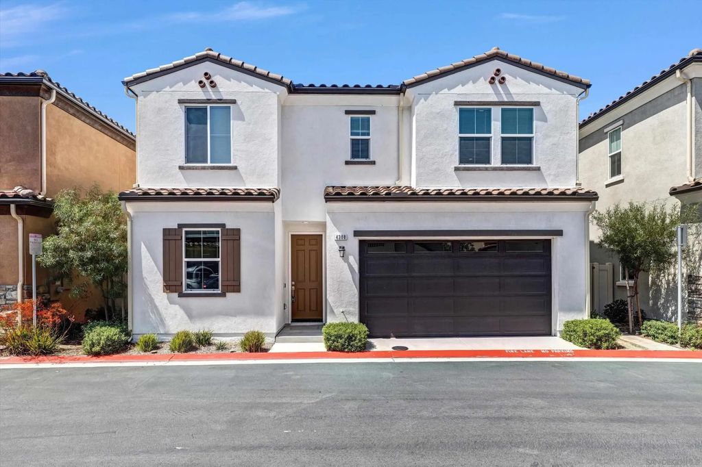 4388 Cadence, Oceanside