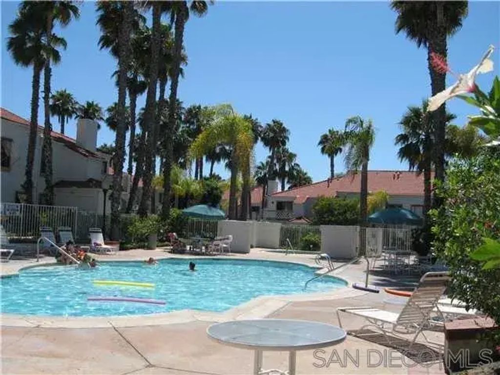 9342 Twintrails 201, RANCHO PENASQUITOS