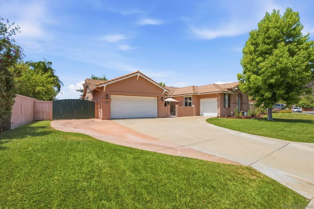 23429 Green Glen Rd, Ramona