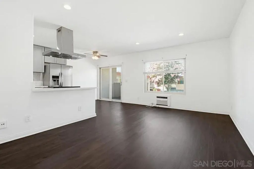 9598 Carroll Canyon 266, MIRA MESA