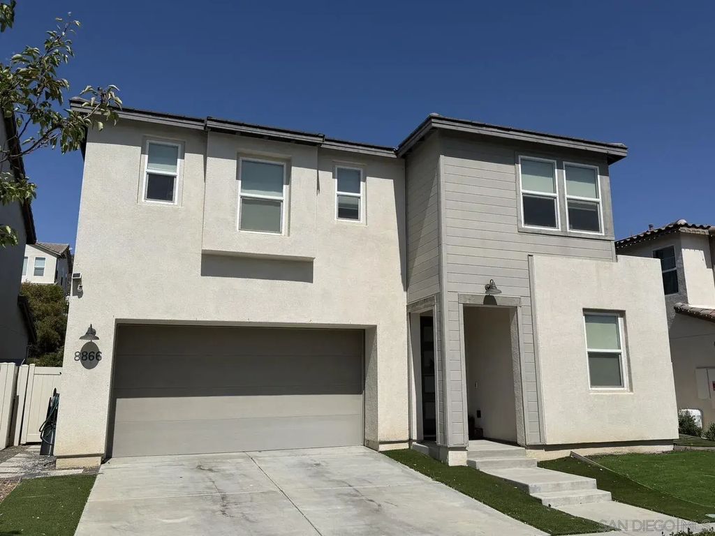 8866 Weston, Santee