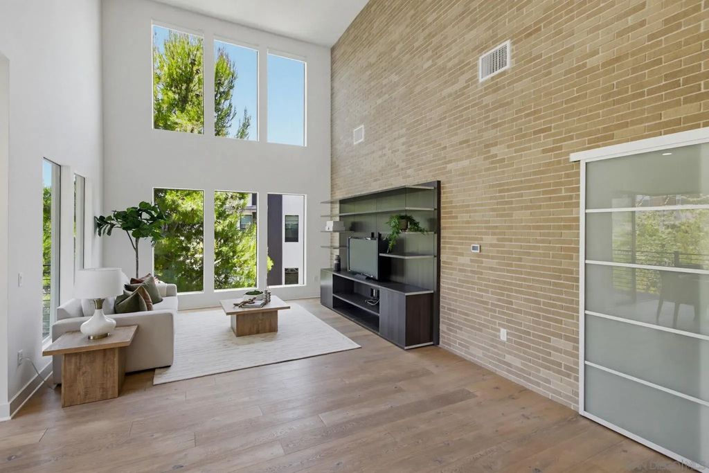 8442 Distinctive Dr., Civita (CIVI)