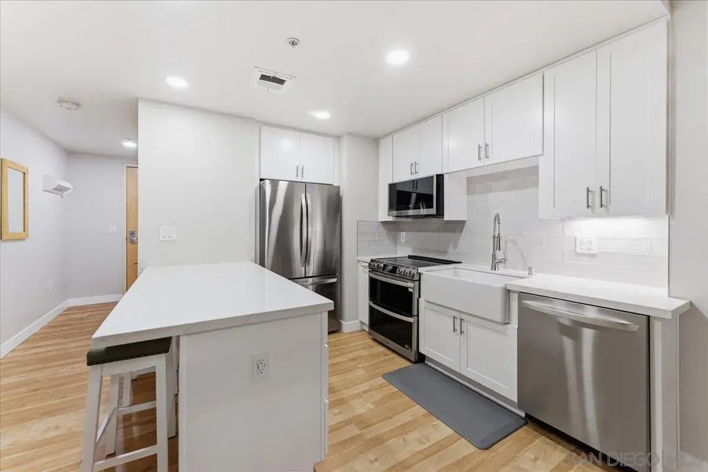 1150 J 103, DOWNTOWN