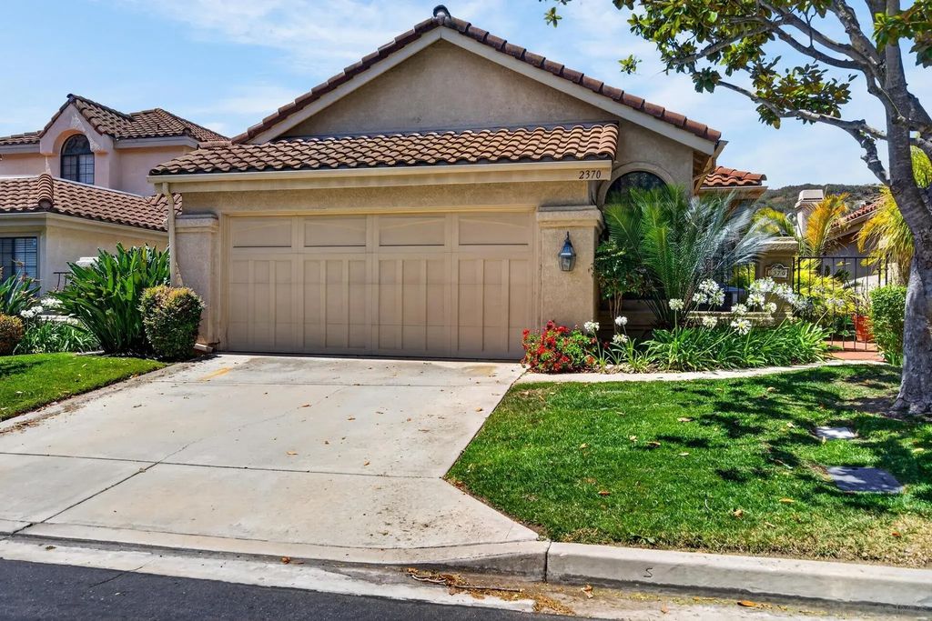 2370 Vista Valley, Vista