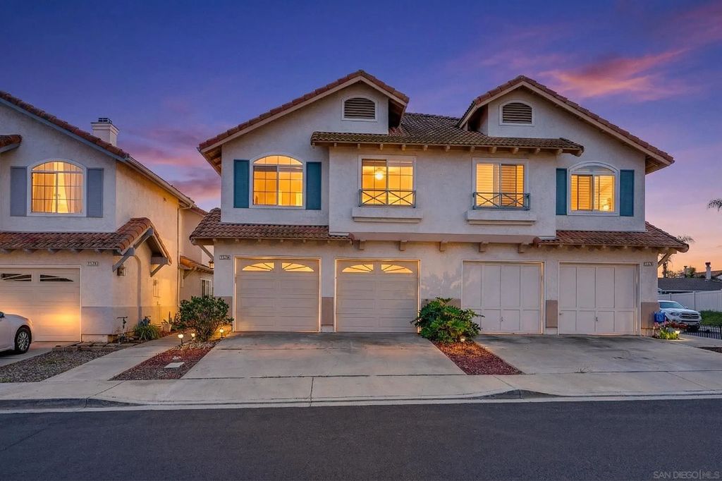 1772 Promenade Cir, Vista