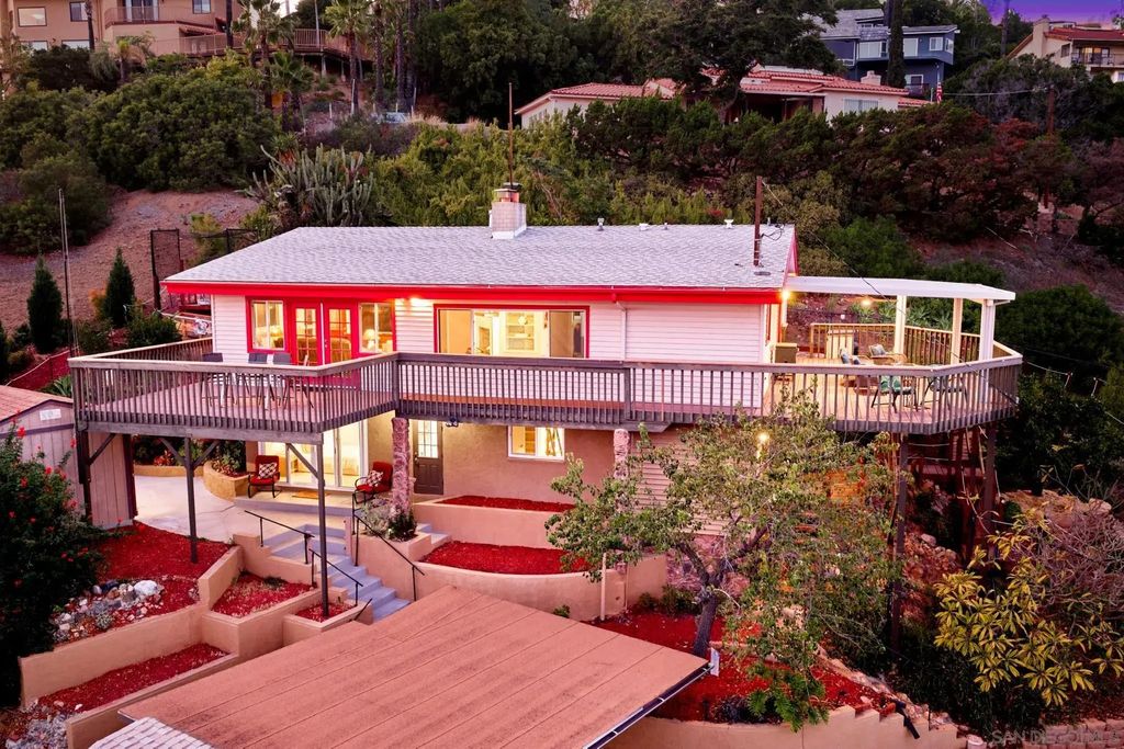 10562 Queen Avenue, La Mesa