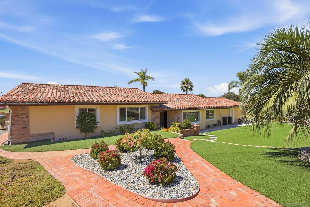 28221 Stonington Way, Escondido