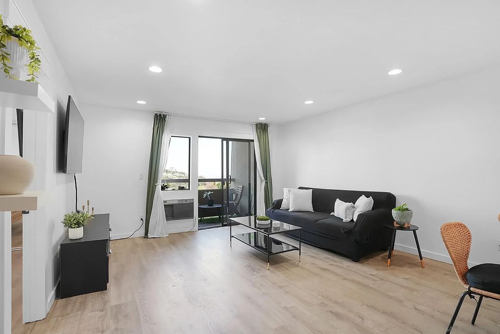 6930 Hyde Park Dr 218, SAN CARLOS