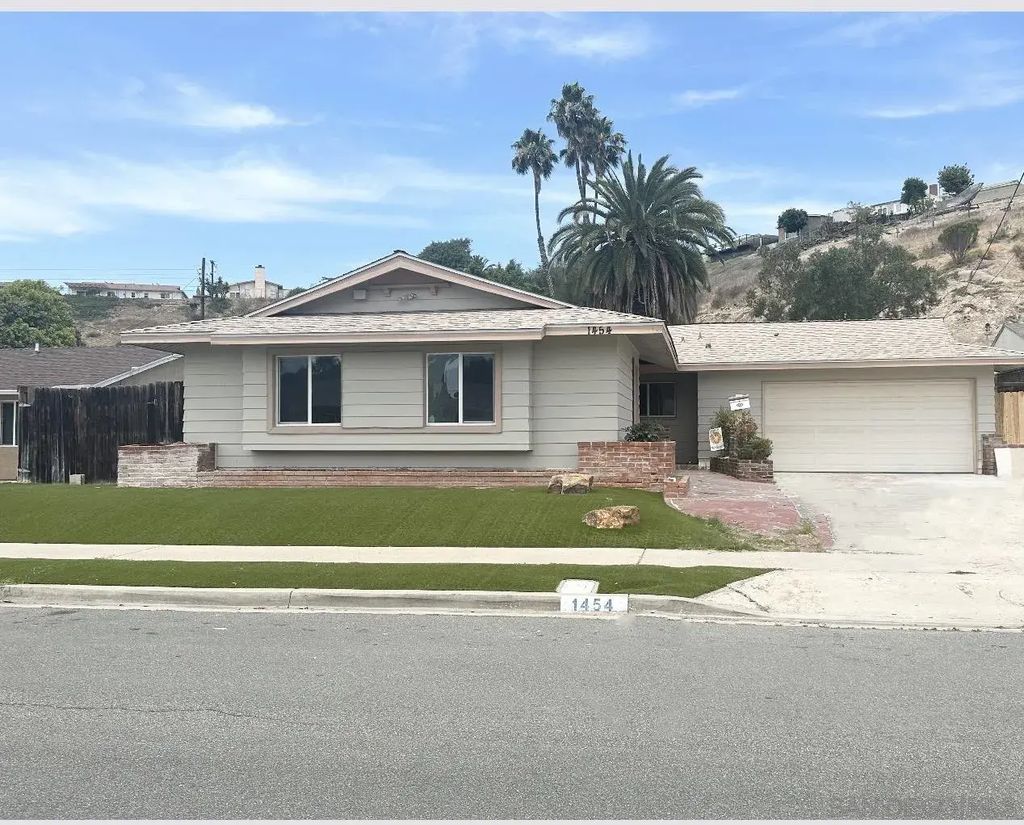 1454 El Prado, Lemon Grove