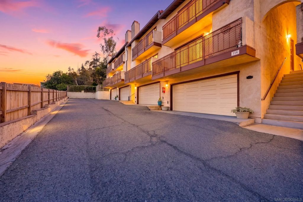 719 Franklin Ln, Vista