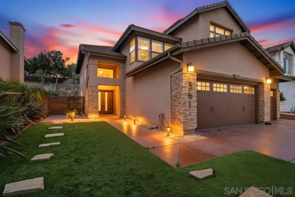561 Bayona, Chula Vista