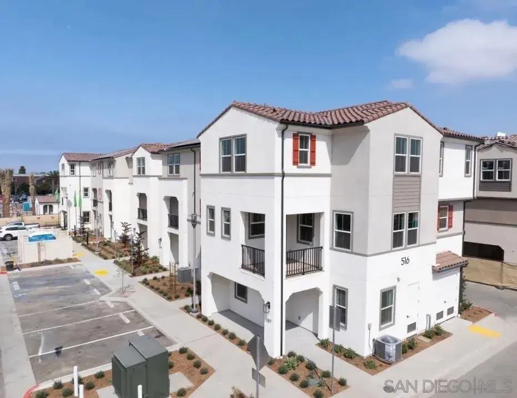 516 Avenida Centro 106, Chula Vista