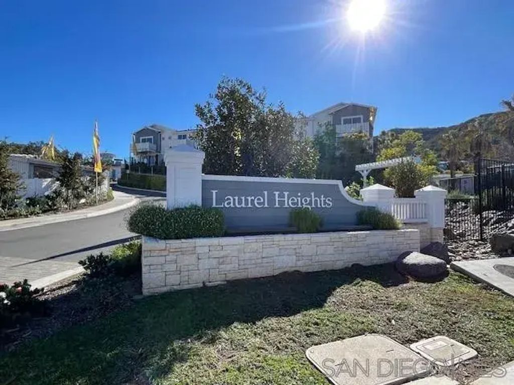 7825 Cypress Dr, Santee