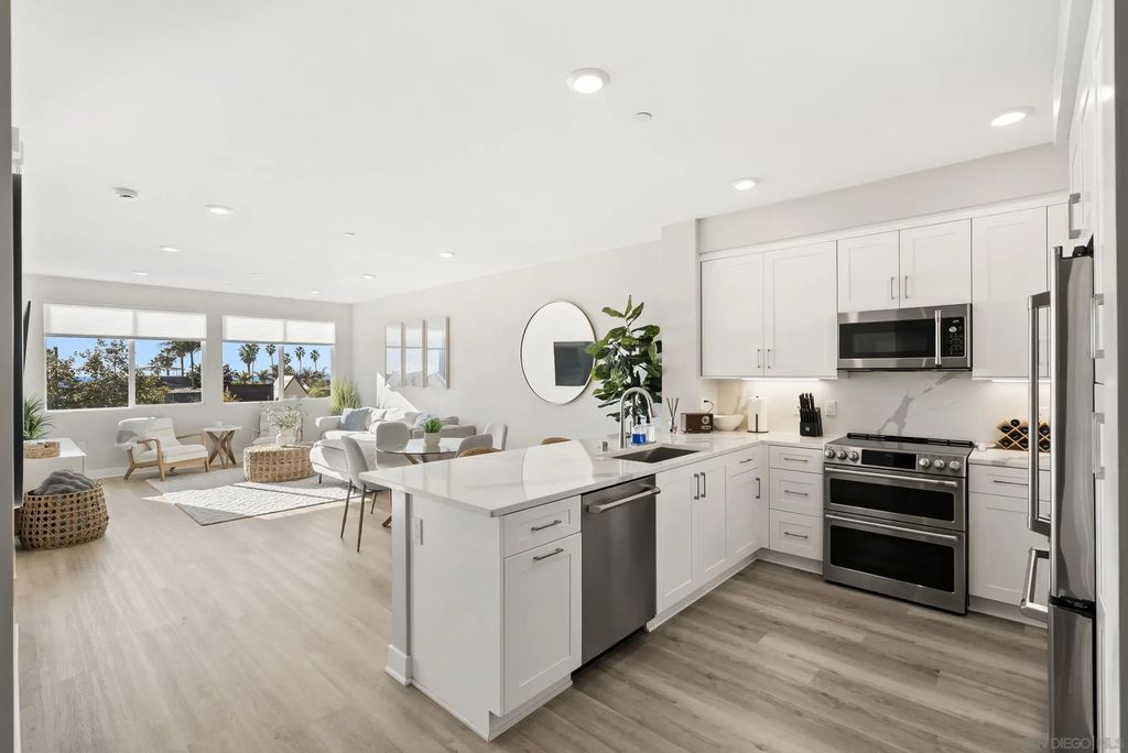 1105 S Cleveland 206, Oceanside