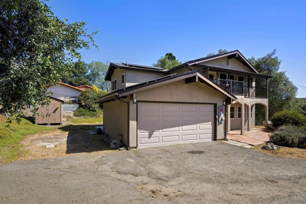 885 Eldorado Dr, Escondido