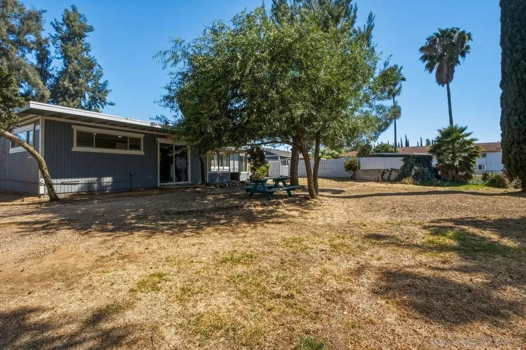 1645 La Brea St., Ramona
