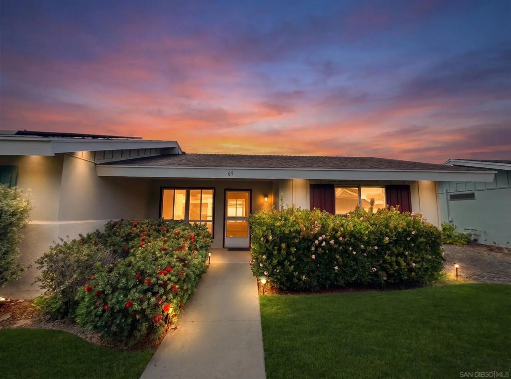 3760 S Vista Campana 69, Oceanside