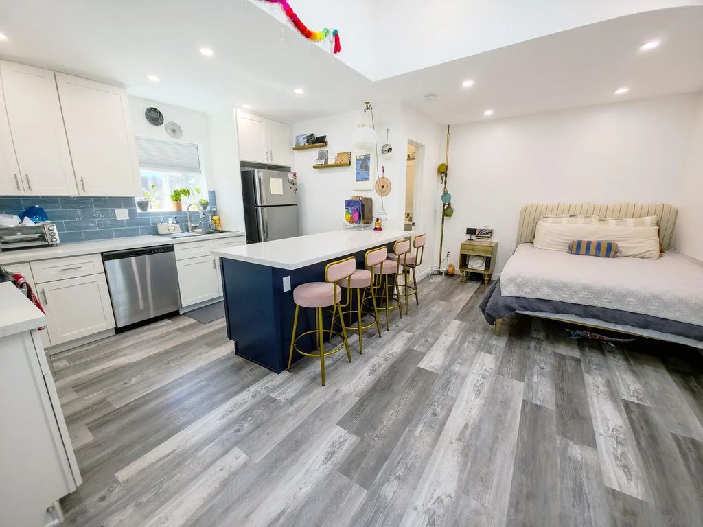 3080 Ivy St., South Park (304)