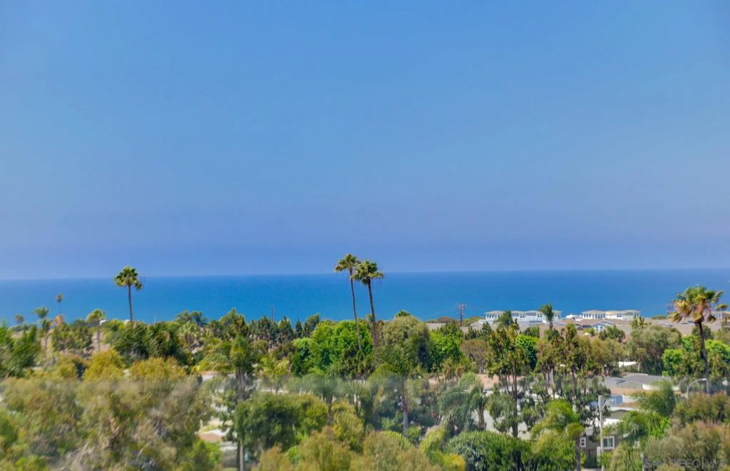 7111 Linden, Carlsbad