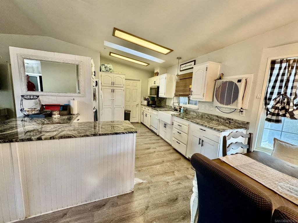 2408 Cypress, Campo