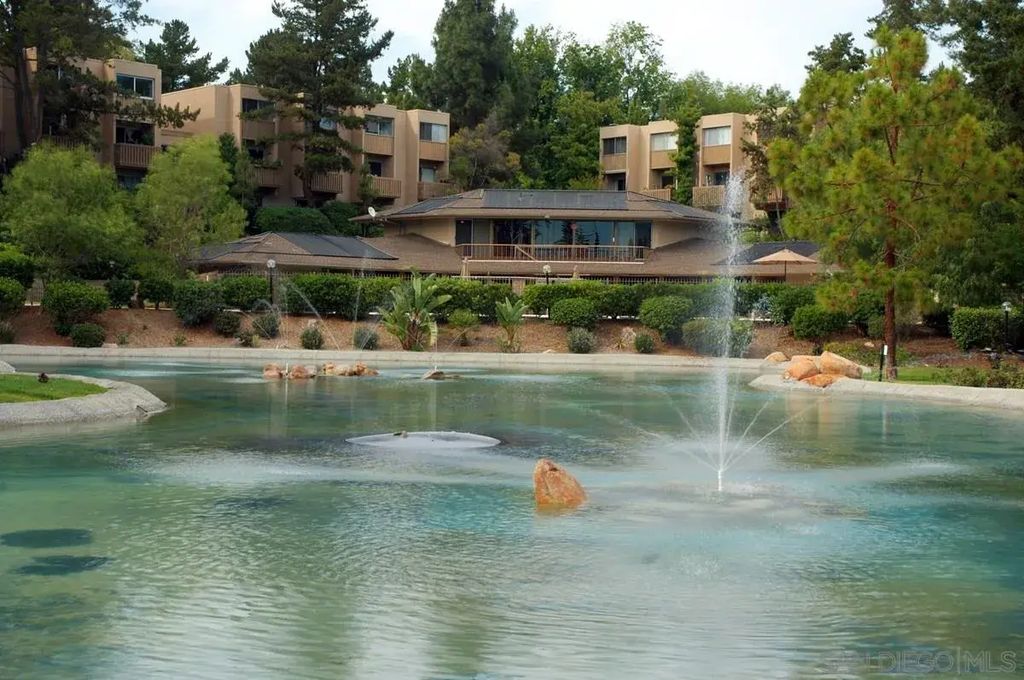5712 Baltimore Dr 483, La Mesa