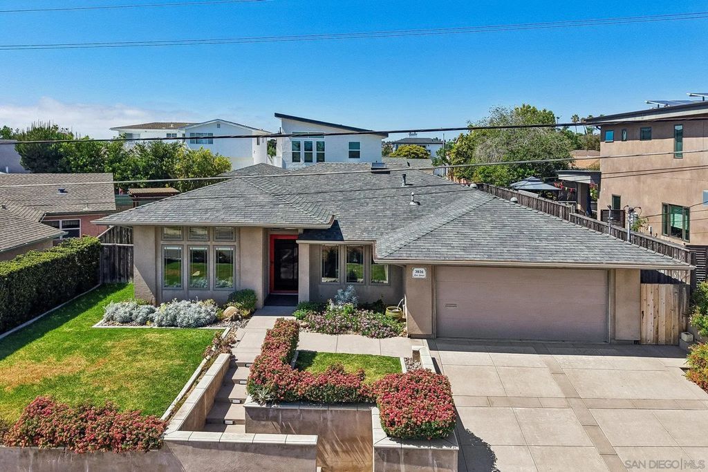 3816 Zoe St., BAY PARK