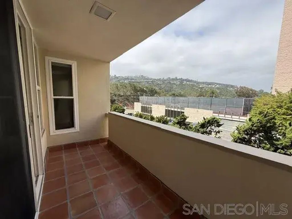 2510 Torrey Pines Rd, Unit 312, La Jolla