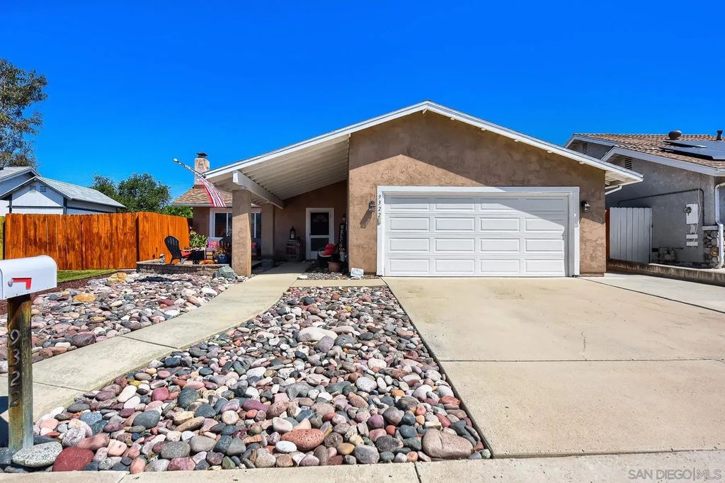 9322 Lake Country Drive, Santee