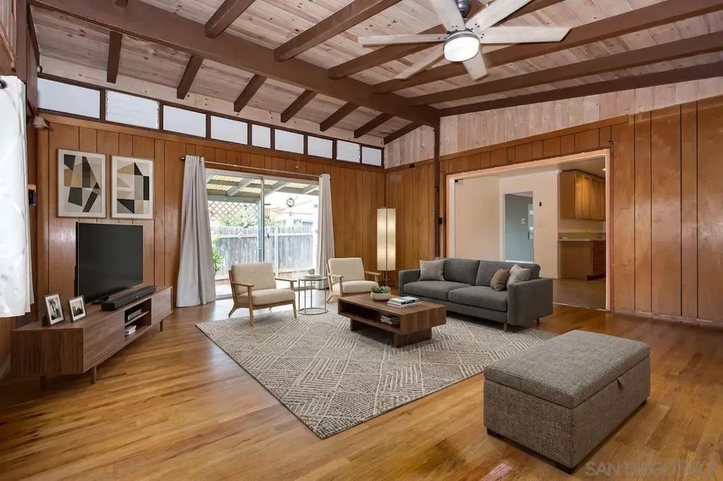 700 Brockwood Dr., El Cajon