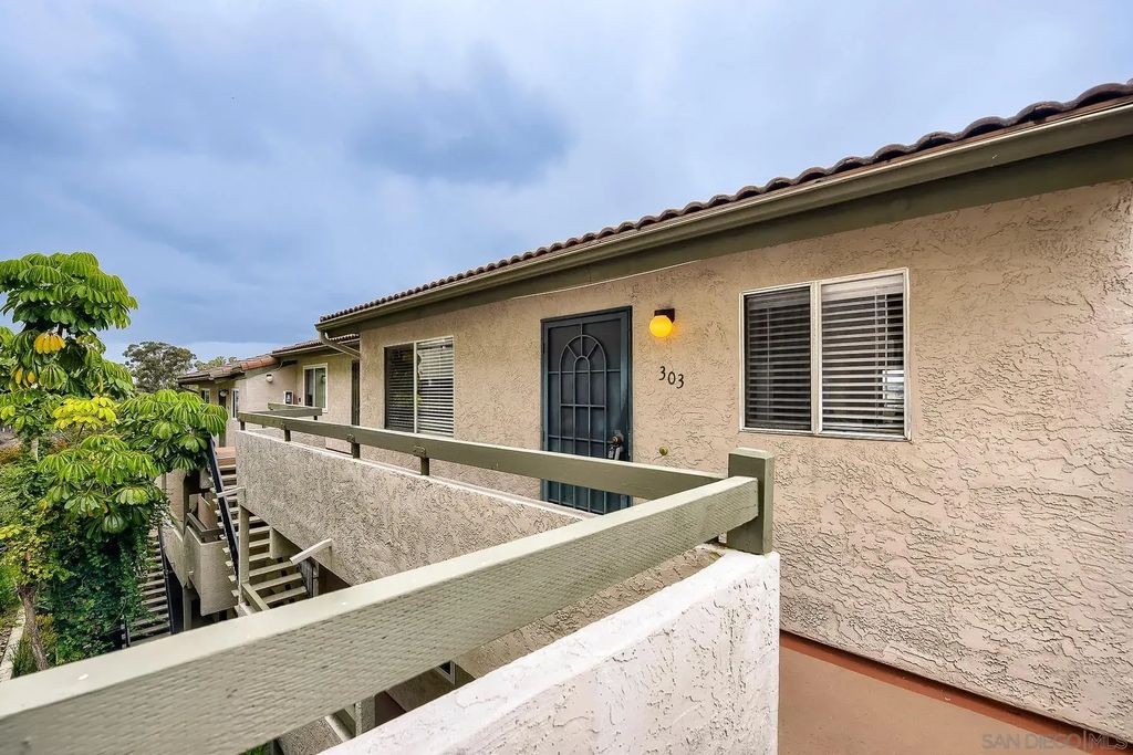 4794 Arizona 303, UNIVERSITY HEIGHTS