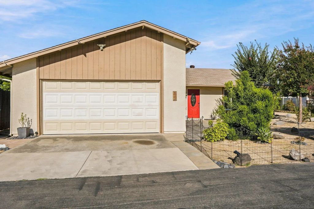 833 W Chase, El Cajon