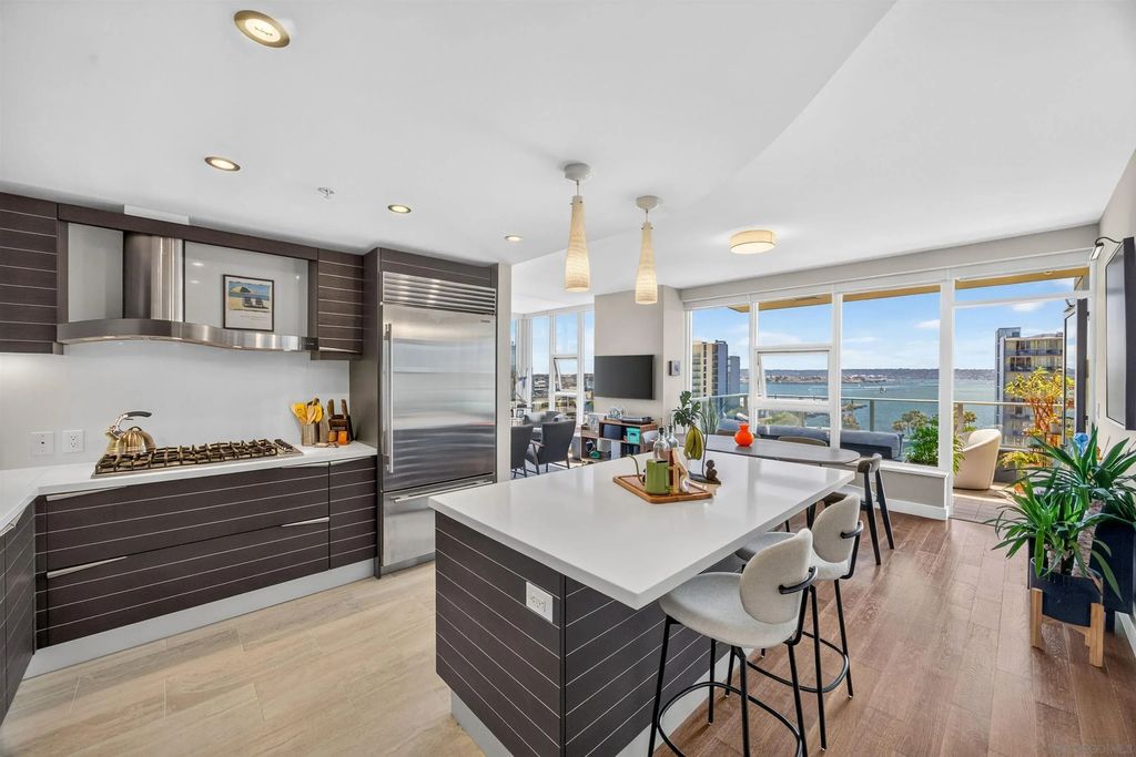 1325 Pacific 1102, Bayside (BS)