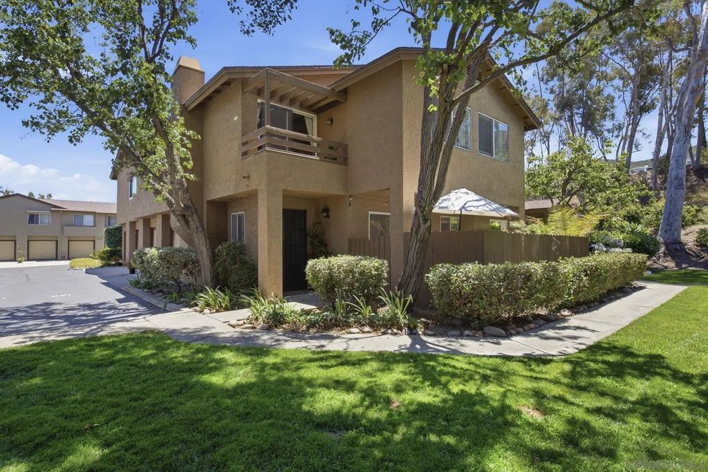 7421 Mission Trails Dr 132, Santee