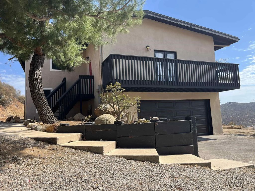 11333 Oak Creek Dr., Lakeside