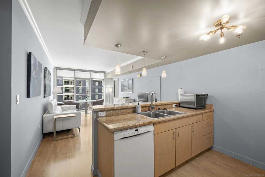 425 W Beech St 854, DOWNTOWN