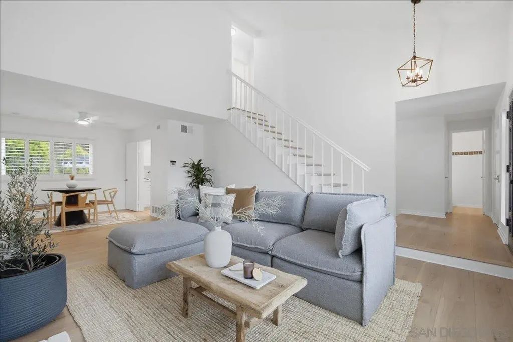 6783 Robbins Way, UNIVERSITY CITY