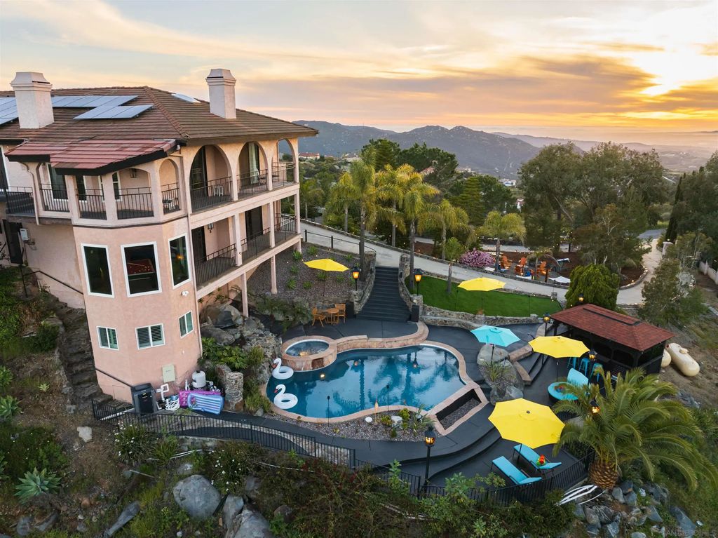 9505 Meadow Mesa, Escondido