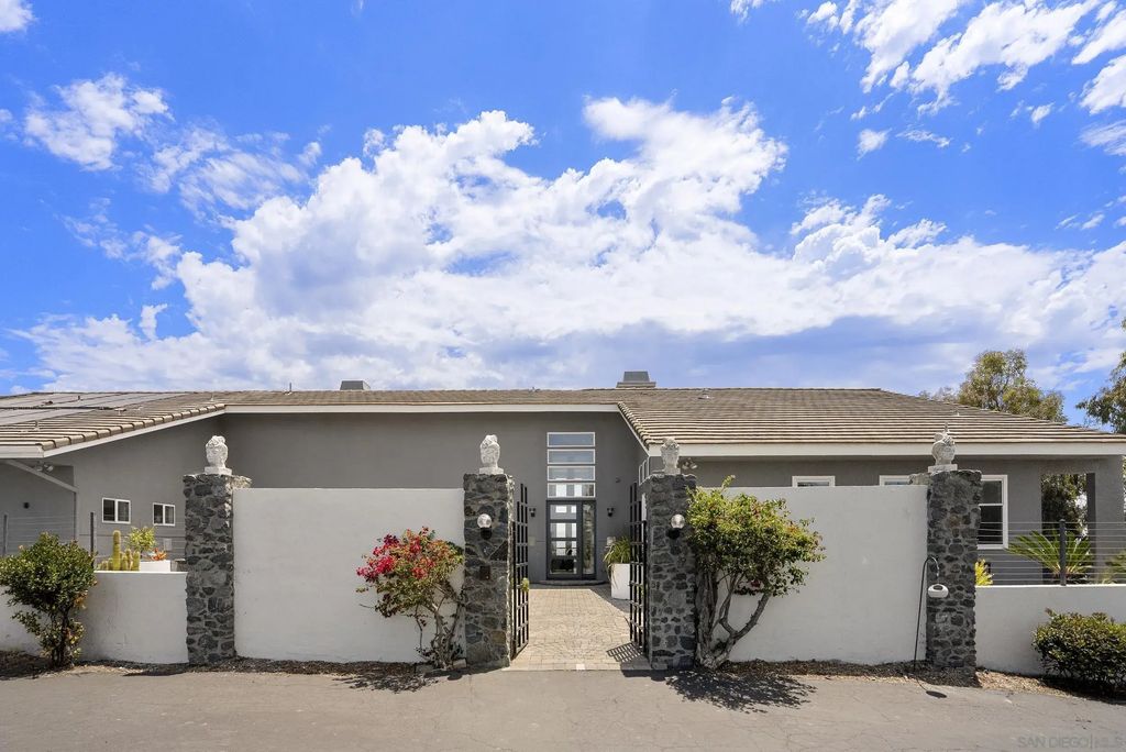 28455 Meadow Mesa, Escondido