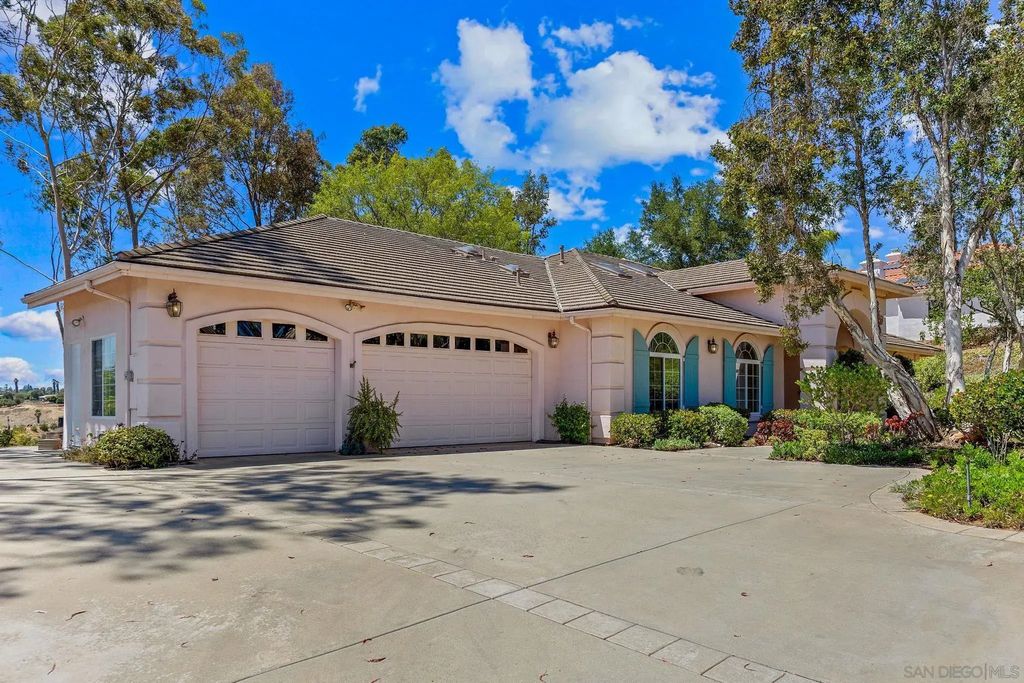 2475 Canyon Creek Road, Escondido