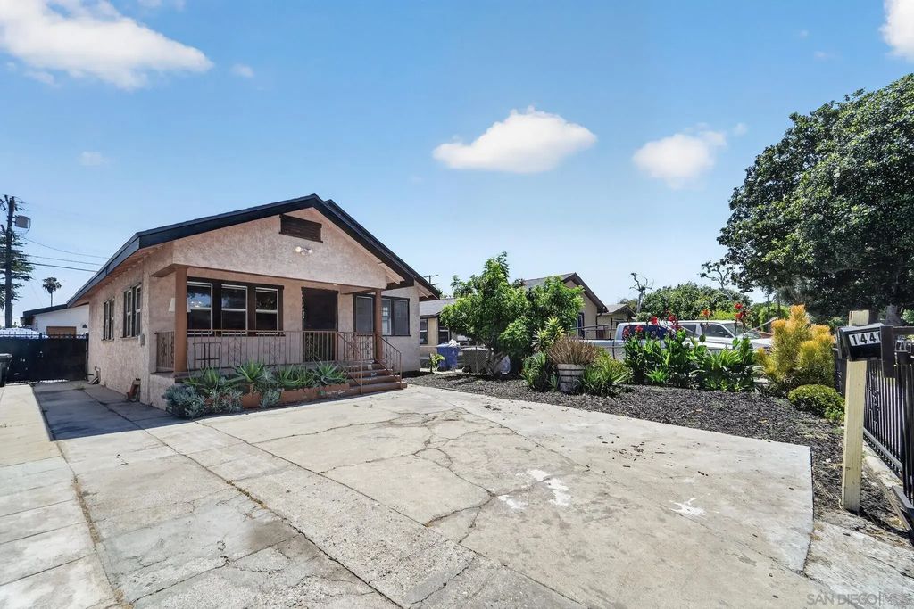 1442 W 69th, Los Angeles