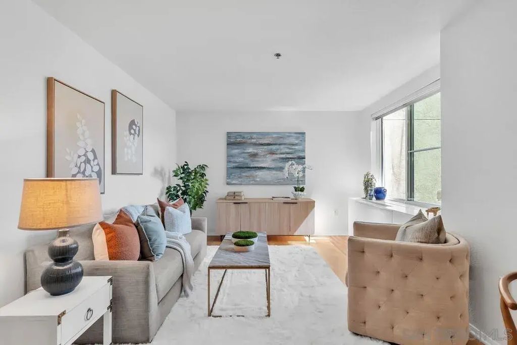 1970 Columbia St 301, Downtown (DT)