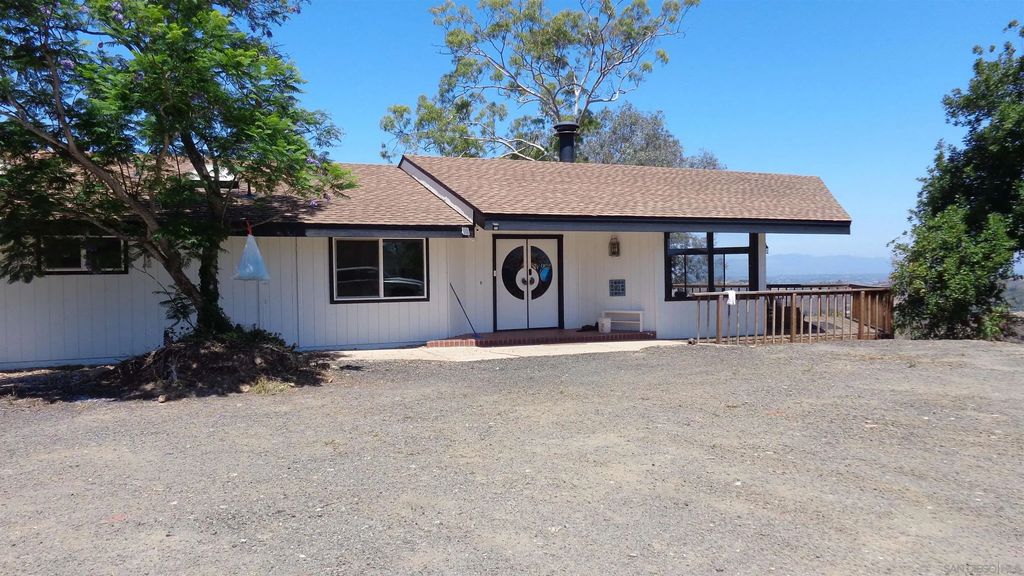 3730 Silverleaf Ln., Vista