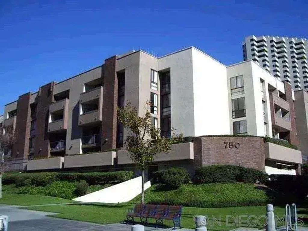 850 State 427, DOWNTOWN