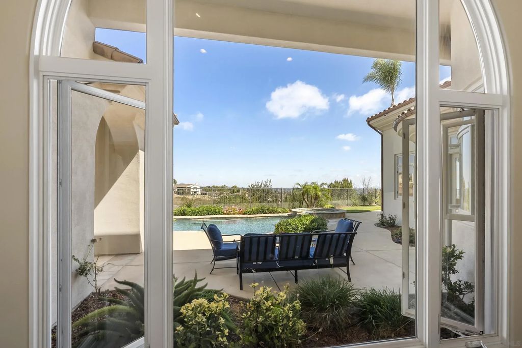 7020 El Fuerte St, Carlsbad