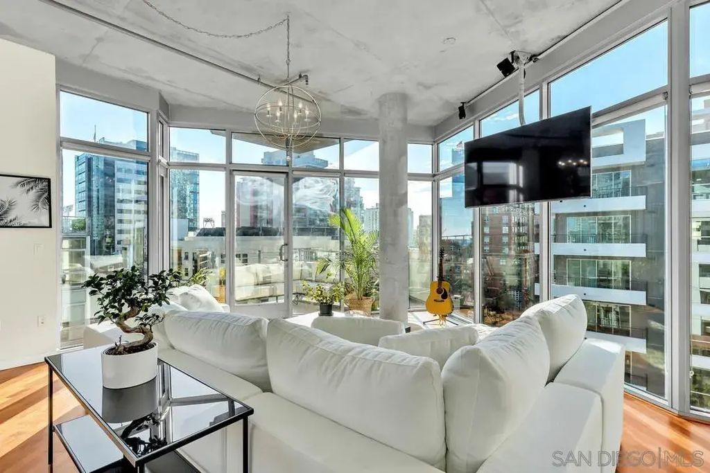 1050 Island 612, East Village (400)