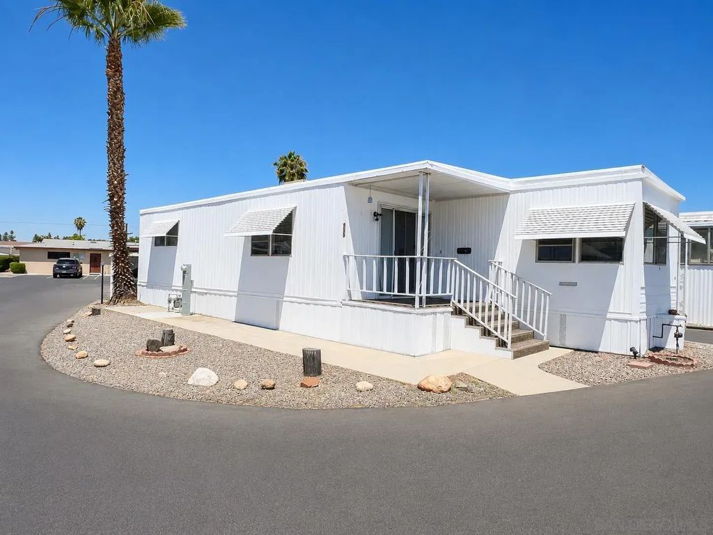 410 S 1st St 106, El Cajon