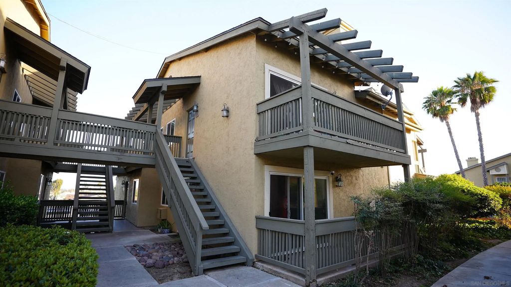 145 W El Norte 122, Escondido