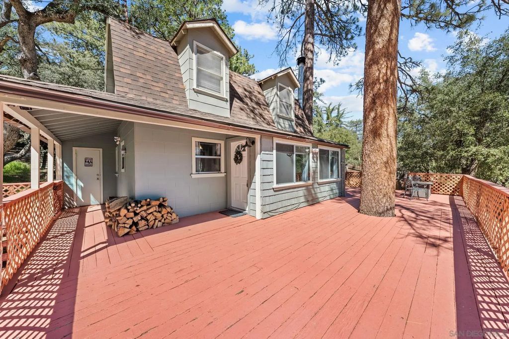 52910 Cedar Dr, Idyllwild